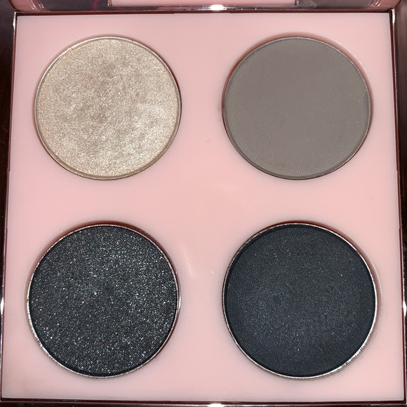 RIRI <3โs MAC SMOKED COCOA Eye Quad Eyeshadow Palette MAC - Picture 8 of 17